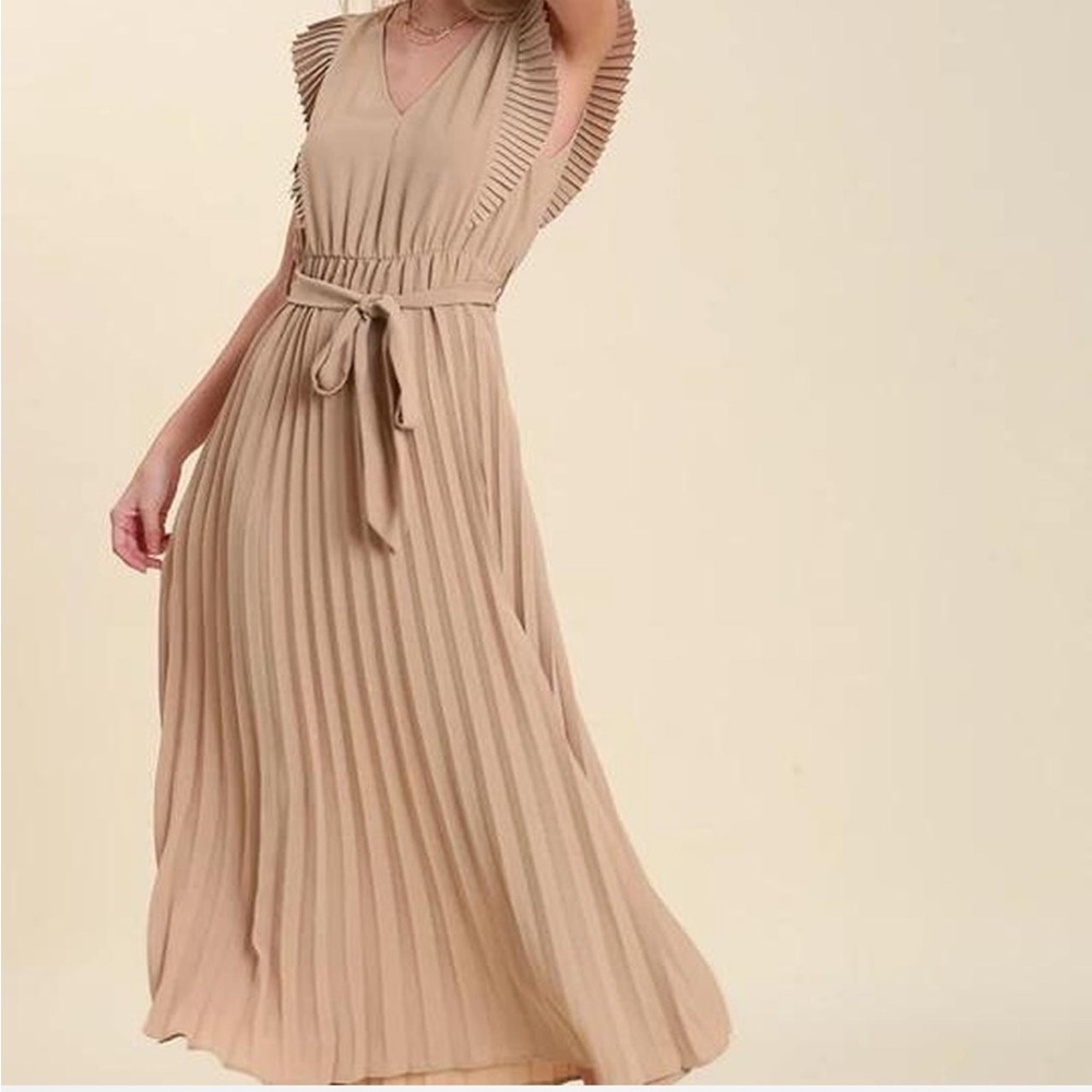 UMGEE Elegant Tan Pleated Maxi Dress